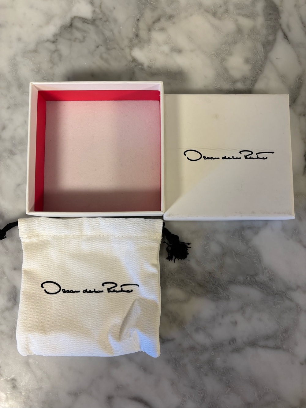 Oscar de la Renta White Drawstring Pouch with White Box and Pink Interior